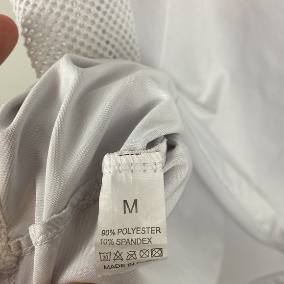 Women’s workout tank with mesh sides - Picture 3 of 3